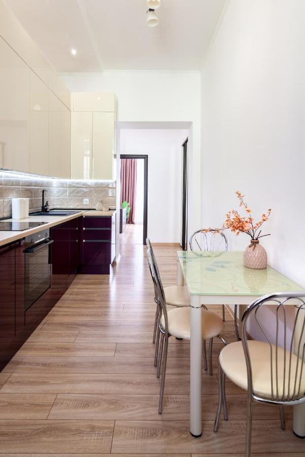 Avangard Liberty Avenue Apart Liov Exterior foto